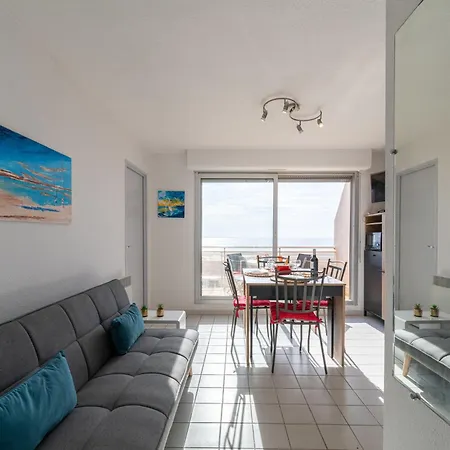Apartment Apartment Les Terrasses Du Levant By Interhome