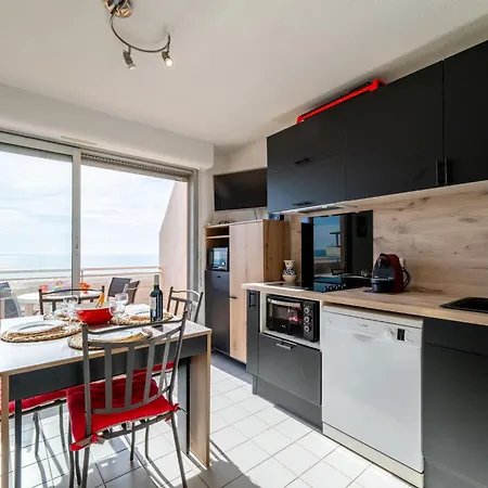 Apartment Apartment Les Terrasses Du Levant By Interhome Narbonne-Plage